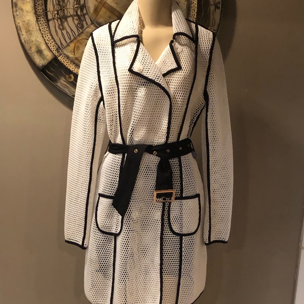 Coat - Picture 3 of 4